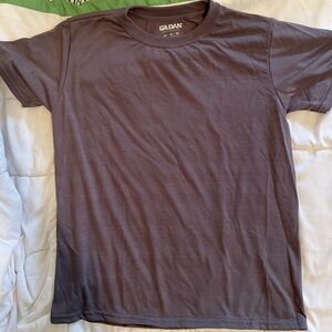 Gray Gilden shirt - Youth Large
Used in great condition
Polyester
Very soft!
